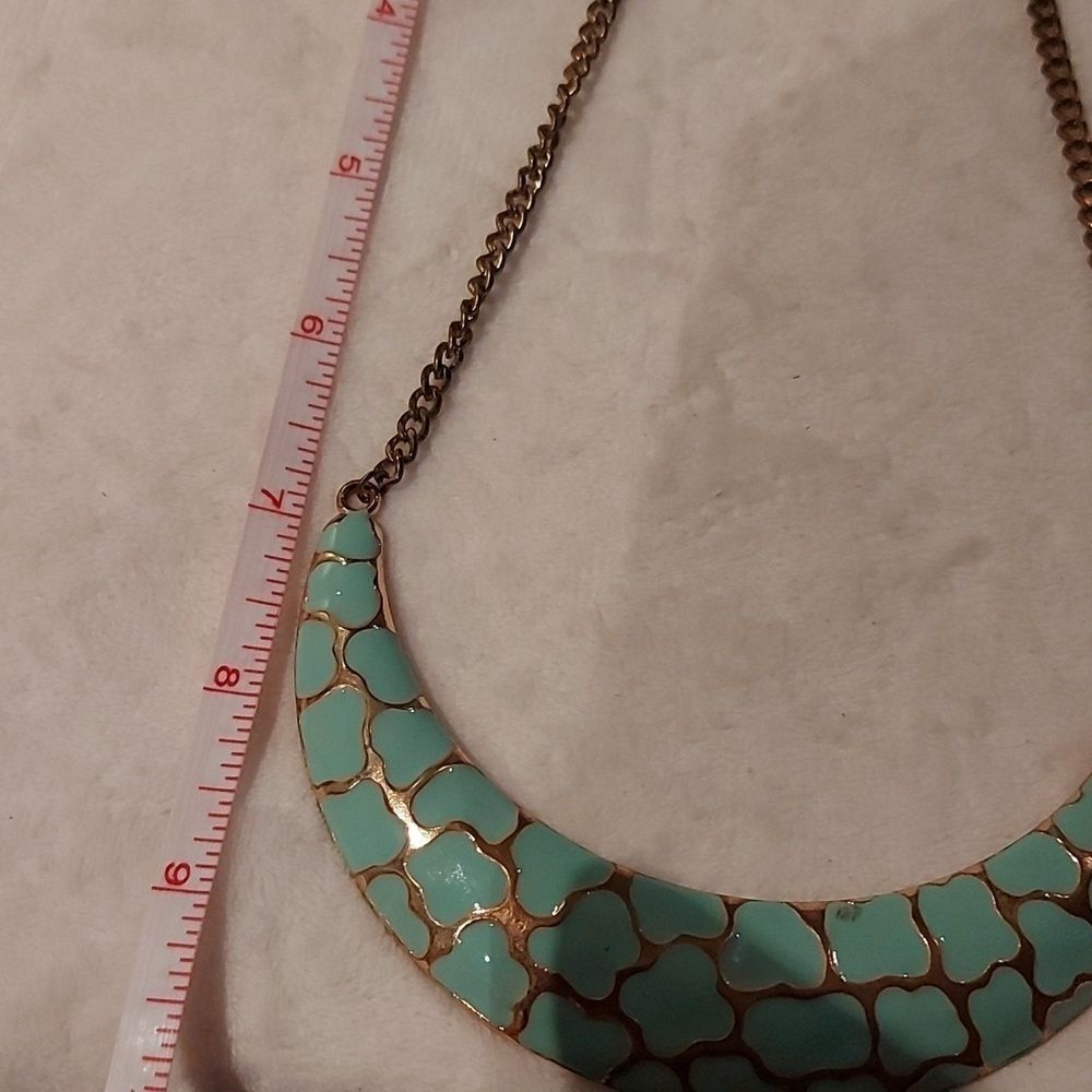 4 Various Necklaces - Picture 8 of 11